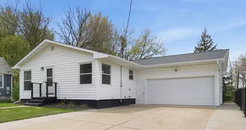 728 2nd St W, Altoona, WI 54720