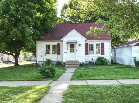 701 Park Ave, Stanley, WI 54768