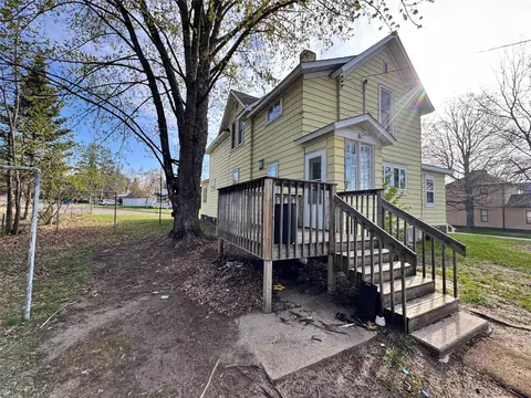 401 Elm St, Spooner, WI 54801