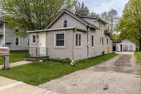 317 S 1st St, Black River Falls, WI 54615