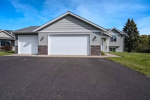 1305 Whistling Straits Ct, Altoona, WI 54720