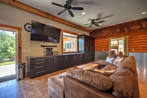 Living - 27736 Thompson Rd, Webster, WI 54893 photo 2 of 4