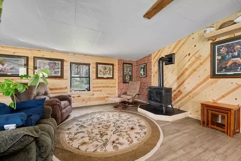 Living - 19498 E County Road Gg, Augusta, WI 54722 photo 6 of 6