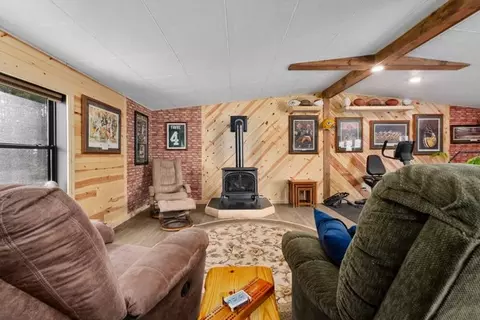 Living - 19498 E County Road Gg, Augusta, WI 54722 photo 5 of 6