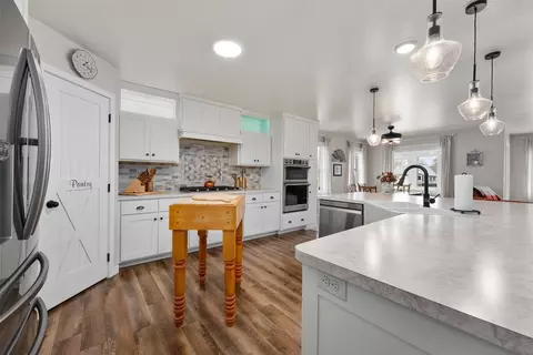Kitchen - 19530 E County Road Gg, Augusta, WI 54722 photo 6 of 6