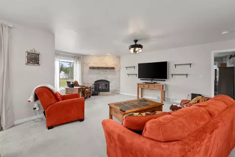 Living - 19530 E County Road Gg, Augusta, WI 54722 photo 2 of 3