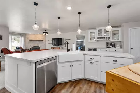 Kitchen - 19530 E County Road Gg, Augusta, WI 54722 photo 5 of 6