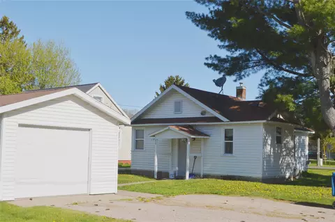 300 Wisconsin Ave, Cameron, WI 54822