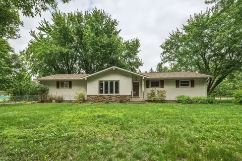 5101 Sindelar Dr, Eau Claire, WI 54701