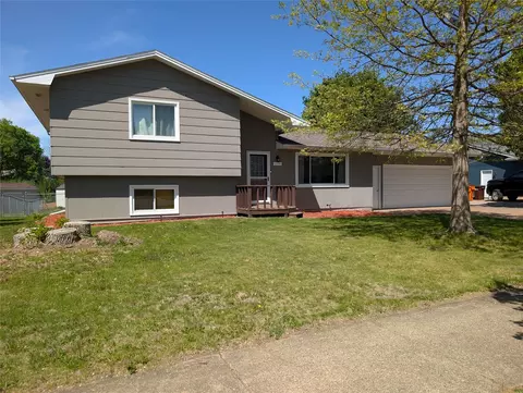 3114 Kilbourne Ave, Eau Claire, WI 54703
