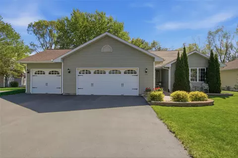 2719 Pine View Rd, Eau Claire, WI 54703