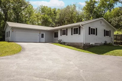1302 15th Ave E, Menomonie, WI 54751