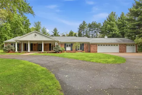 3750 Rimridge Rd, Eau Claire, WI 54701