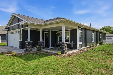 2905 Comet Ct, Eau Claire, WI 54703