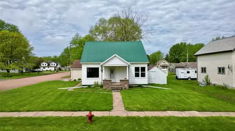221 S Division St, Loyal, WI 54446