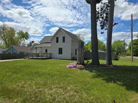 1425 3rd St, Chetek, WI 54728