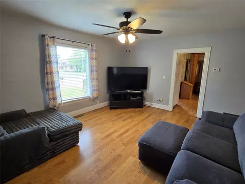Living - 1425 3rd St, Chetek, WI 54728 photo 2 of 4
