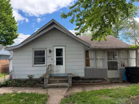 2423 6th St, Eau Claire, WI 54703