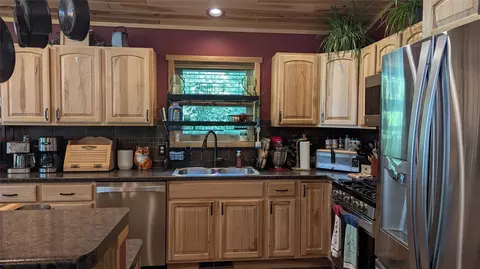 Kitchen - 3330 N Weirgor Rd, Radisson, WI 54867 photo 3 of 4