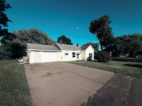 536 Olive St, Chippewa Falls, WI 54729