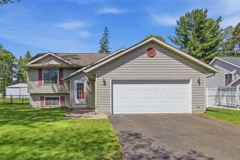 2518 Pine View Rd, Eau Claire, WI 54703