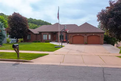 2925 W Princeton Ave, Eau Claire, WI 54703