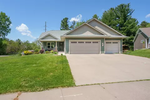 2544 Avery Ln, Altoona, WI 54720