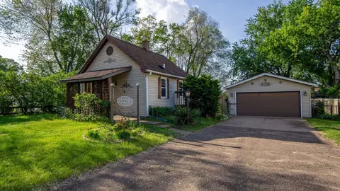 2220 Valley View Pl, Eau Claire, WI 54703