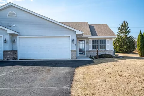 620 Circle Pine Dr, New Richmond, WI 54017