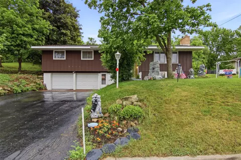 2316 5th St E, Menomonie, WI 54751