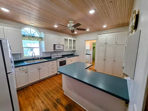 Kitchen - 9 4th Ave, Shell Lake, WI 54871 photo 2 of 2