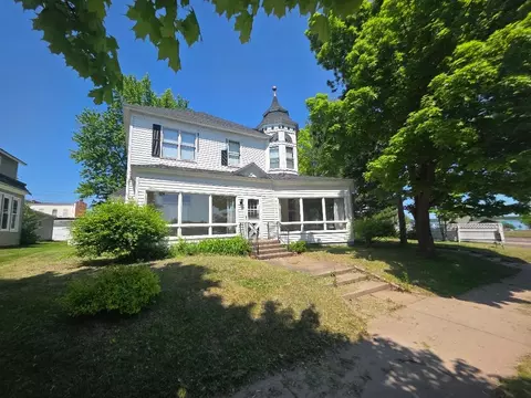 Exterior - 9 4th Ave, Shell Lake, WI 54871 photo 9 of 12