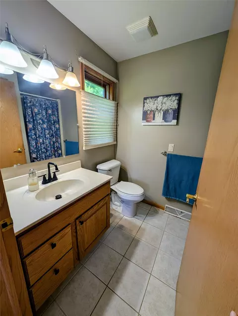 Bath - 2546 10th Ave, Chetek, WI 54728 photo 2 of 4
