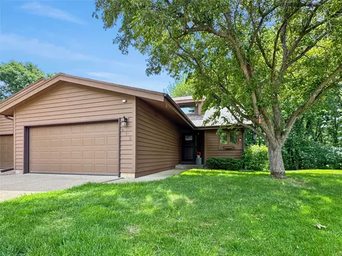 919 Cambridge Ct, Altoona, WI 54720
