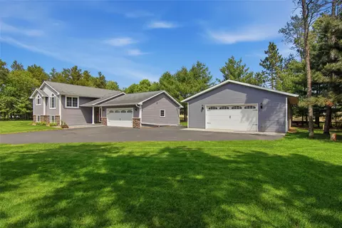 1301 Sandy Ridge Ln, Altoona, WI 54720