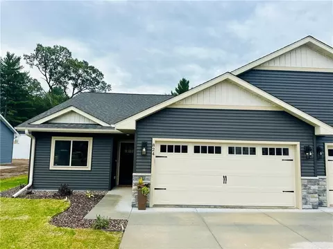 1825 Evergreen Ter, Eau Claire, WI 54701