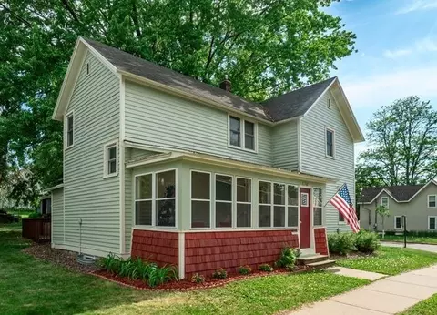 1102 14th Ave E, Menomonie, WI 54751