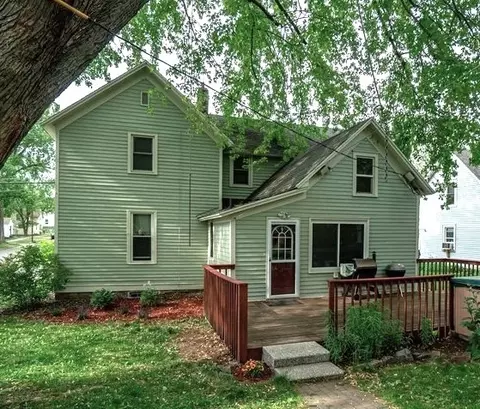 1102 14th Ave E, Menomonie, WI 54751