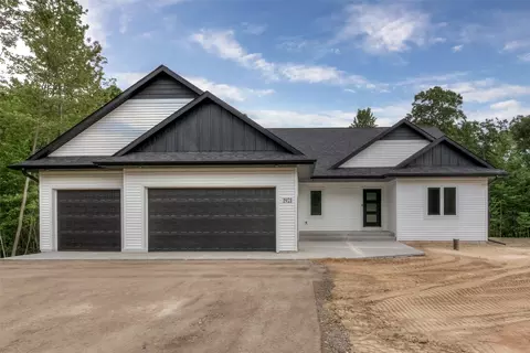 1921 Legacy Dr, Eau Claire, WI 54703