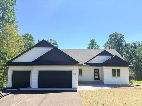 1921 Legacy Dr, Eau Claire, WI 54703