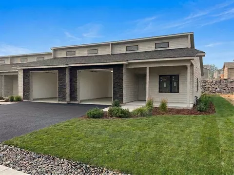 4340 Studebaker Ln, Eau Claire, WI 54703