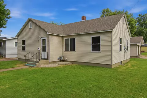 23 E Schneider St, Rice Lake, WI 54868
