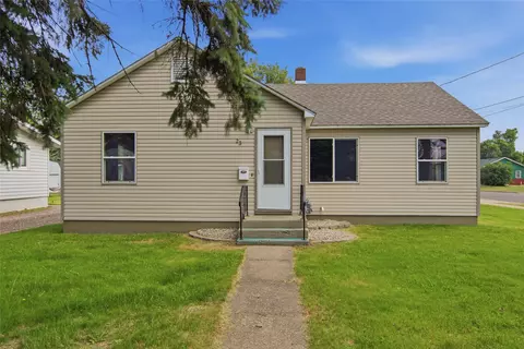 23 E Schneider St, Rice Lake, WI 54868