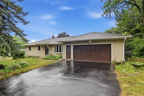 1218 Raedel Rd, Eau Claire, WI 54703