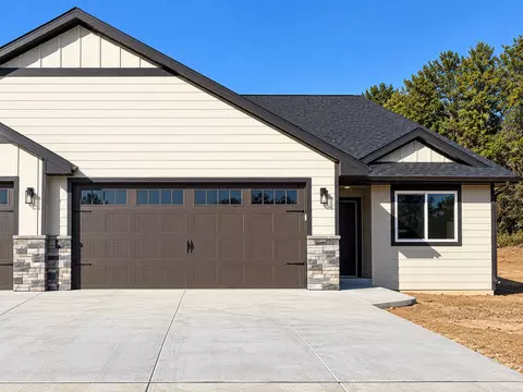 5610 Moss Trl, Eau Claire, WI 54701