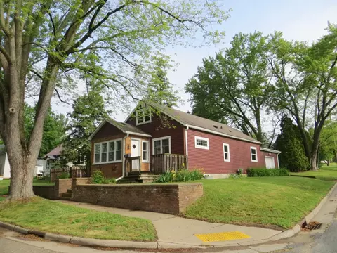 255 E 2nd Ave, Stanley, WI 54768