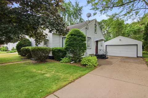2005 Eddy Ln, Eau Claire, WI 54703