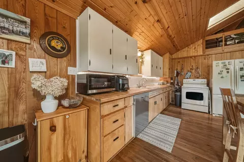 Kitchen - e23670 Whippoorwill Private Drive, Augusta, WI 54722 photo 2 of 3