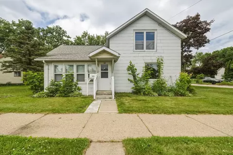 103 S 11th St, Black River Falls, WI 54615