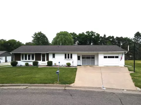 922 Auth St, Durand, WI 54736